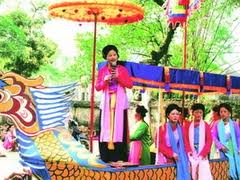 សិល្បះច្រៀងចែវTau Tan Hoi ហាណូយ